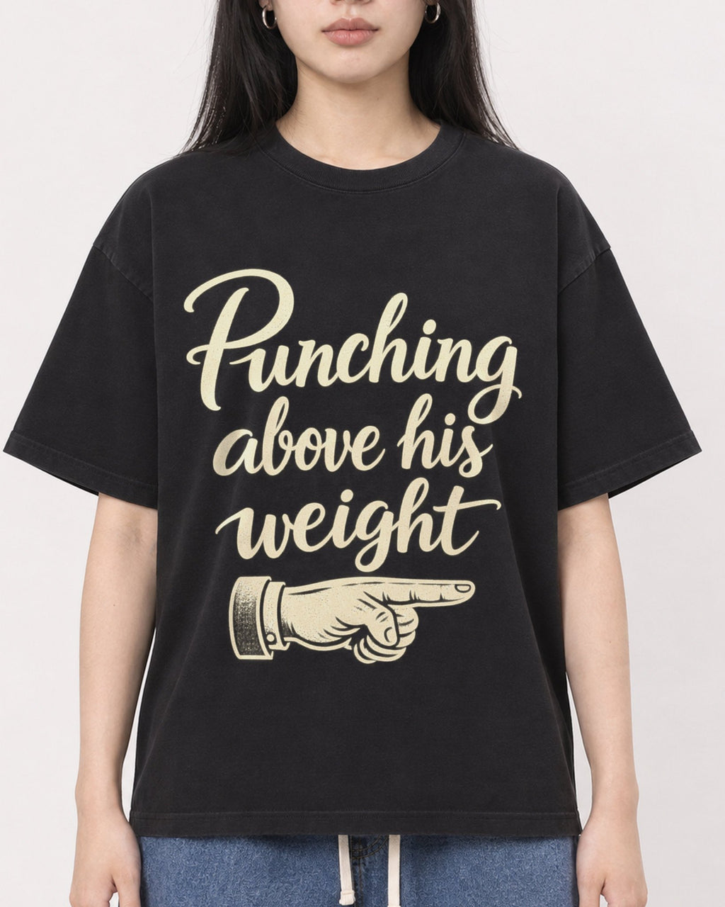 Mockup Boxy Heavyweight Tee Black female close-up 01
