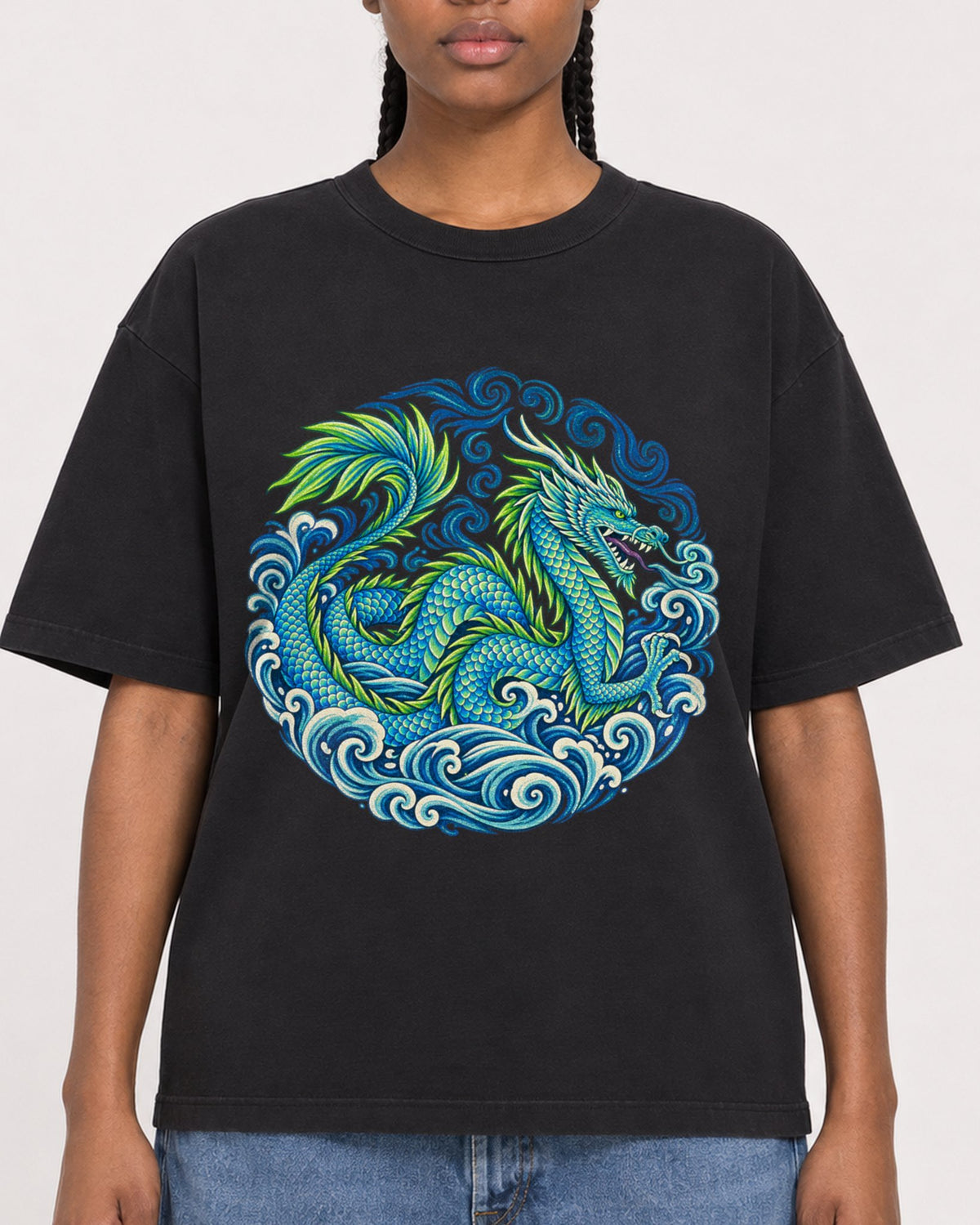 Mockup Boxy Heavyweight Tee Black female close-up 44