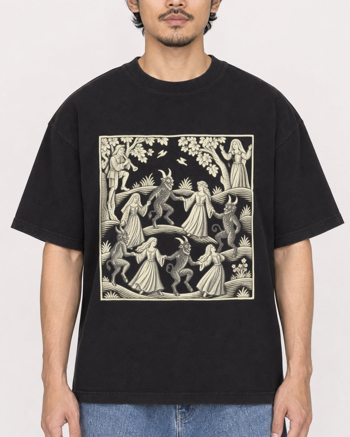 Mockup Boxy Heavyweight Tee Black male close-up 02