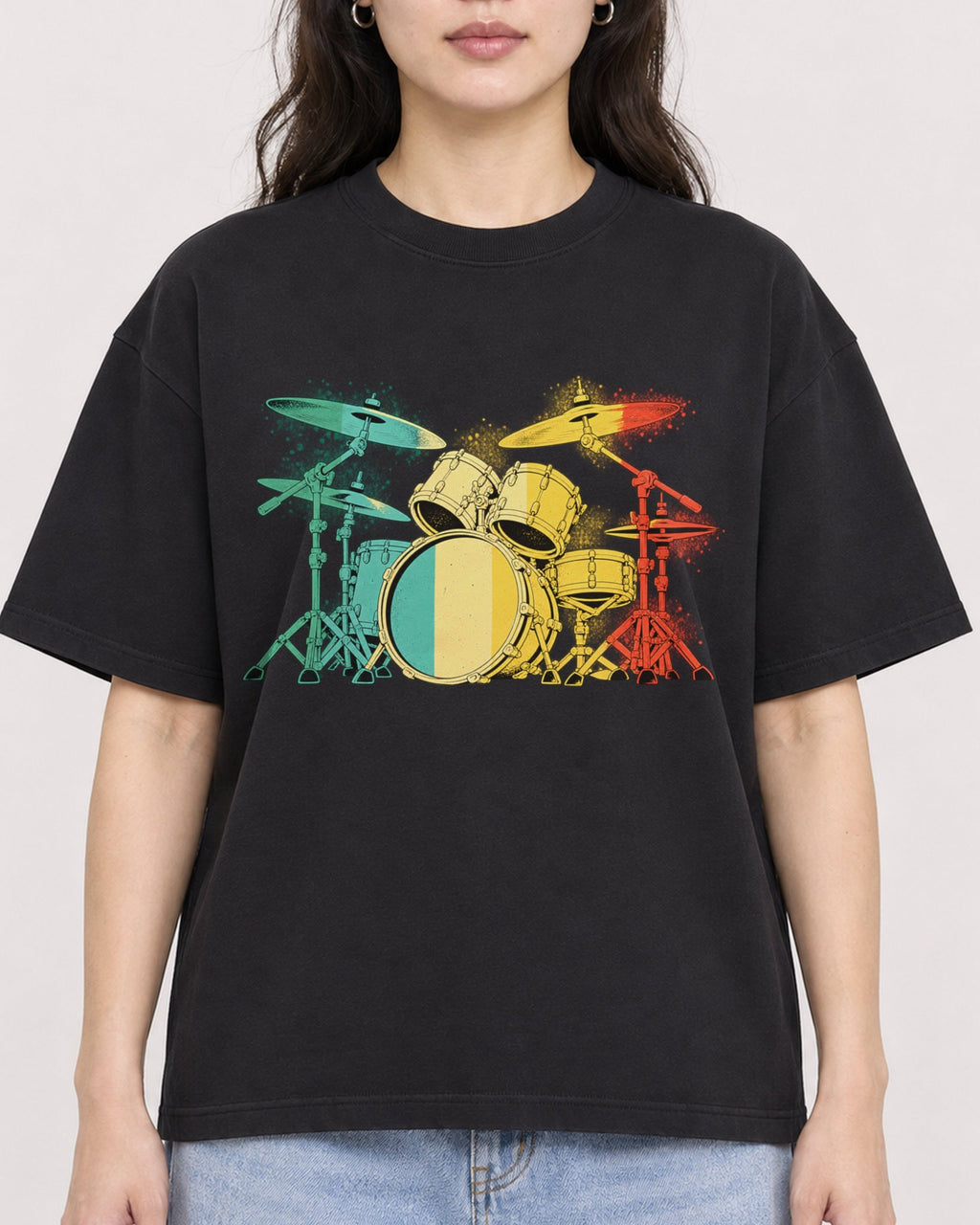 Mockup Boxy Heavyweight Tee Black female close-up 03
