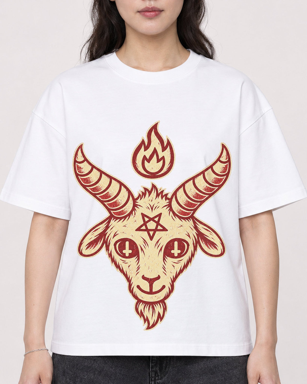 Mockup Boxy Heavyweight Tee White female close-up 03