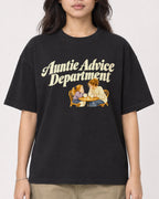 Mockup Boxy Heavyweight Tee Black female close-up 02