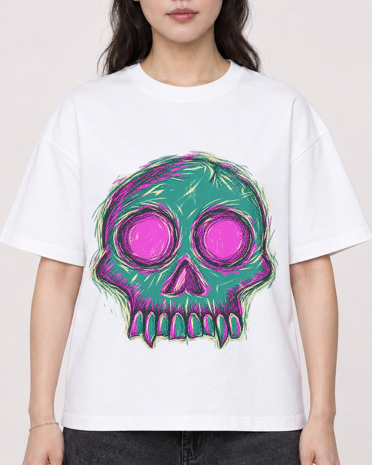 Mockup Boxy Heavyweight Tee White female close-up 03