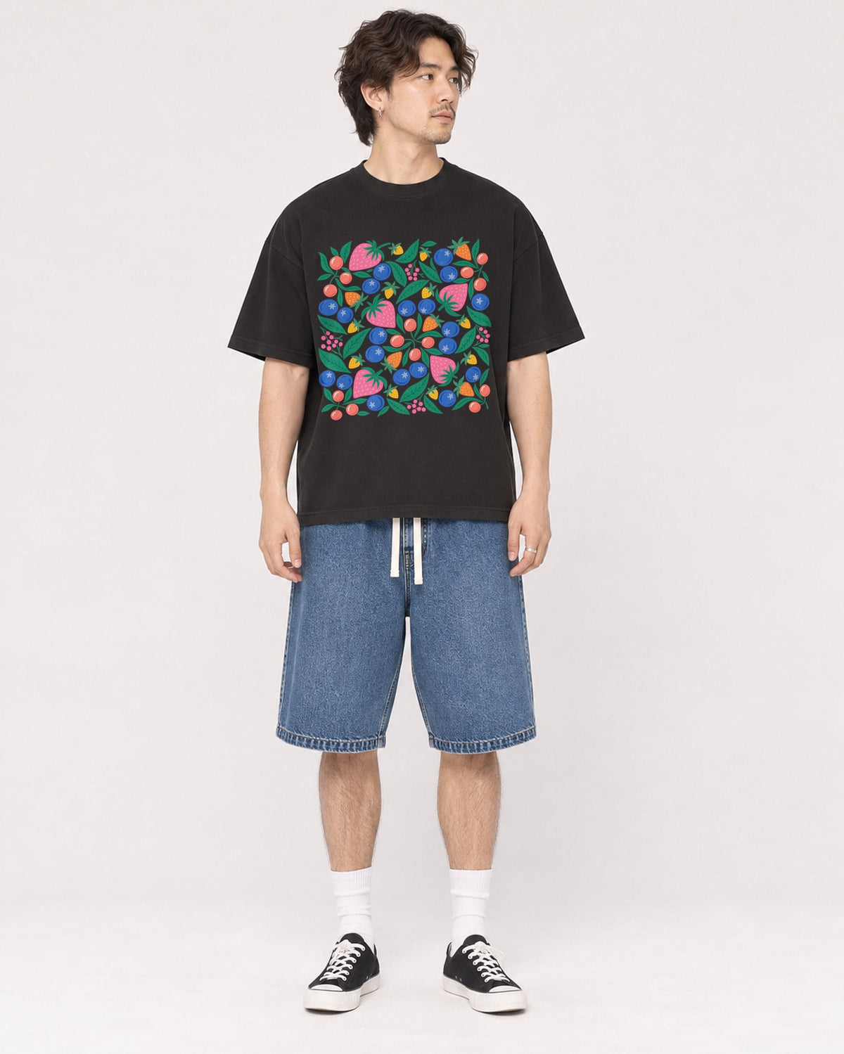 Mockup Boxy Heavyweight Tee Black male full-body 03