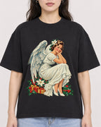 Mockup Boxy Heavyweight Tee Black female close-up 03