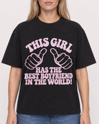 Mockup Boxy Heavyweight Tee Black female close-up 08