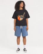 Mockup Boxy Heavyweight Tee Black female full-body 05