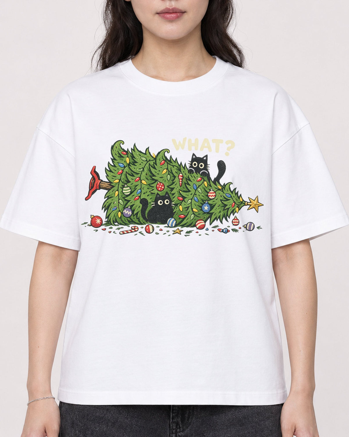 Mockup Boxy Heavyweight Tee White female close-up 03