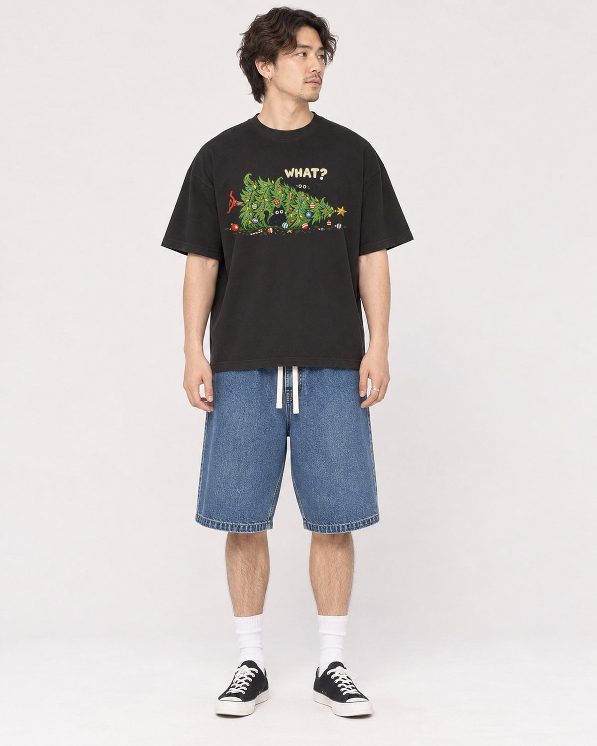 Mockup Boxy Heavyweight Tee Black male full-body 03
