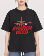 Mockup Boxy Heavyweight Tee Black female close-up 21