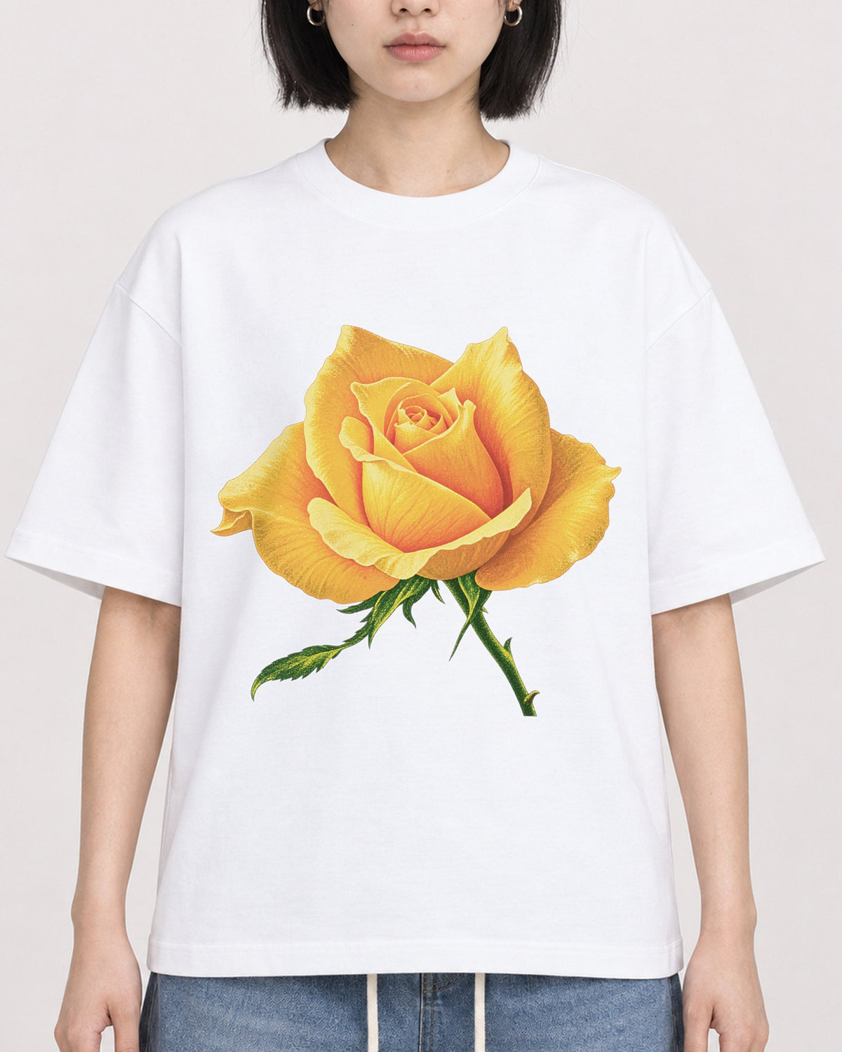 Mockup Boxy Heavyweight Tee White female close-up 11