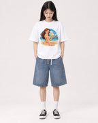 Mockup Boxy Heavyweight Tee White female full-body 01