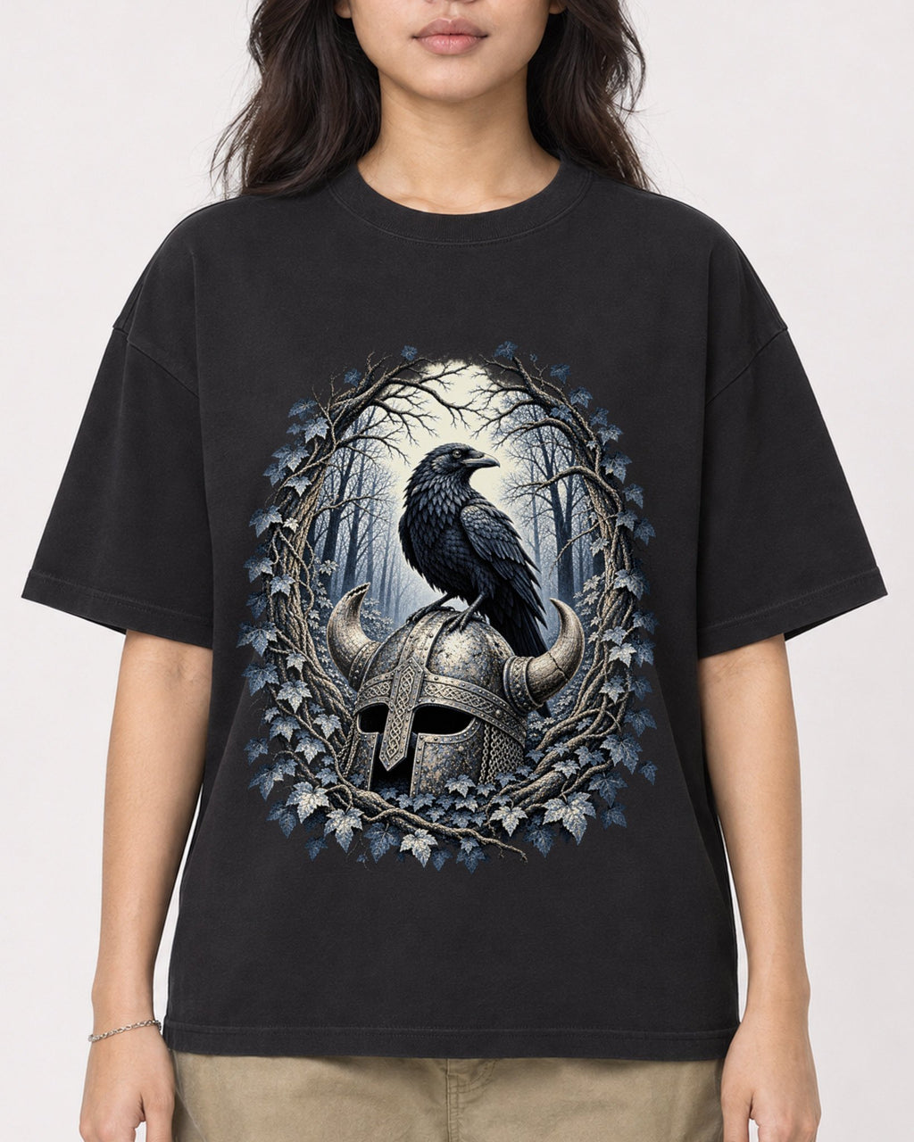 Mockup Boxy Heavyweight Tee Black female close-up 02