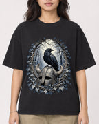 Mockup Boxy Heavyweight Tee Black female close-up 02