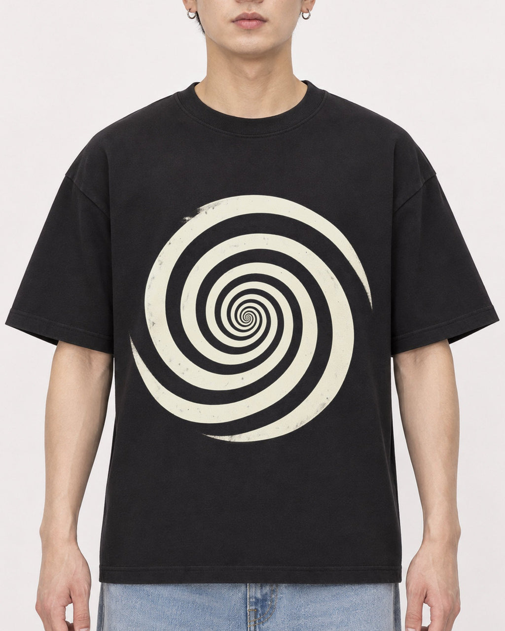 Mockup Boxy Heavyweight Tee Black male close-up 01