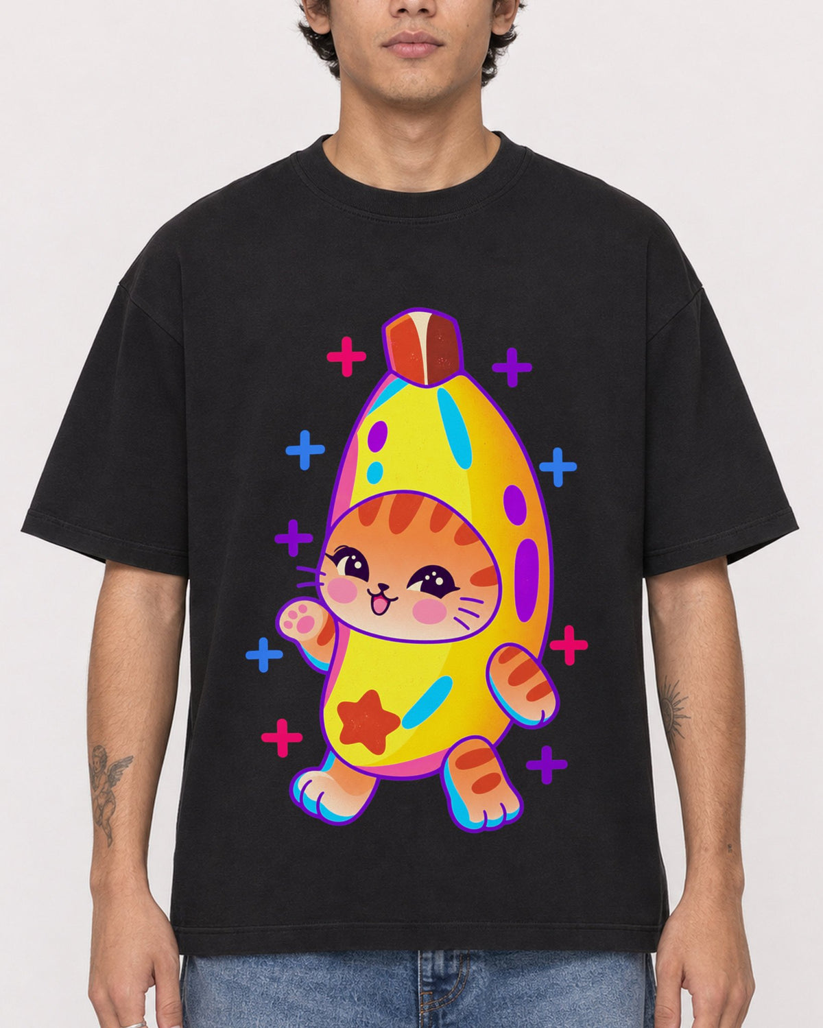 Mockup Boxy Heavyweight Tee Black male close-up 06
