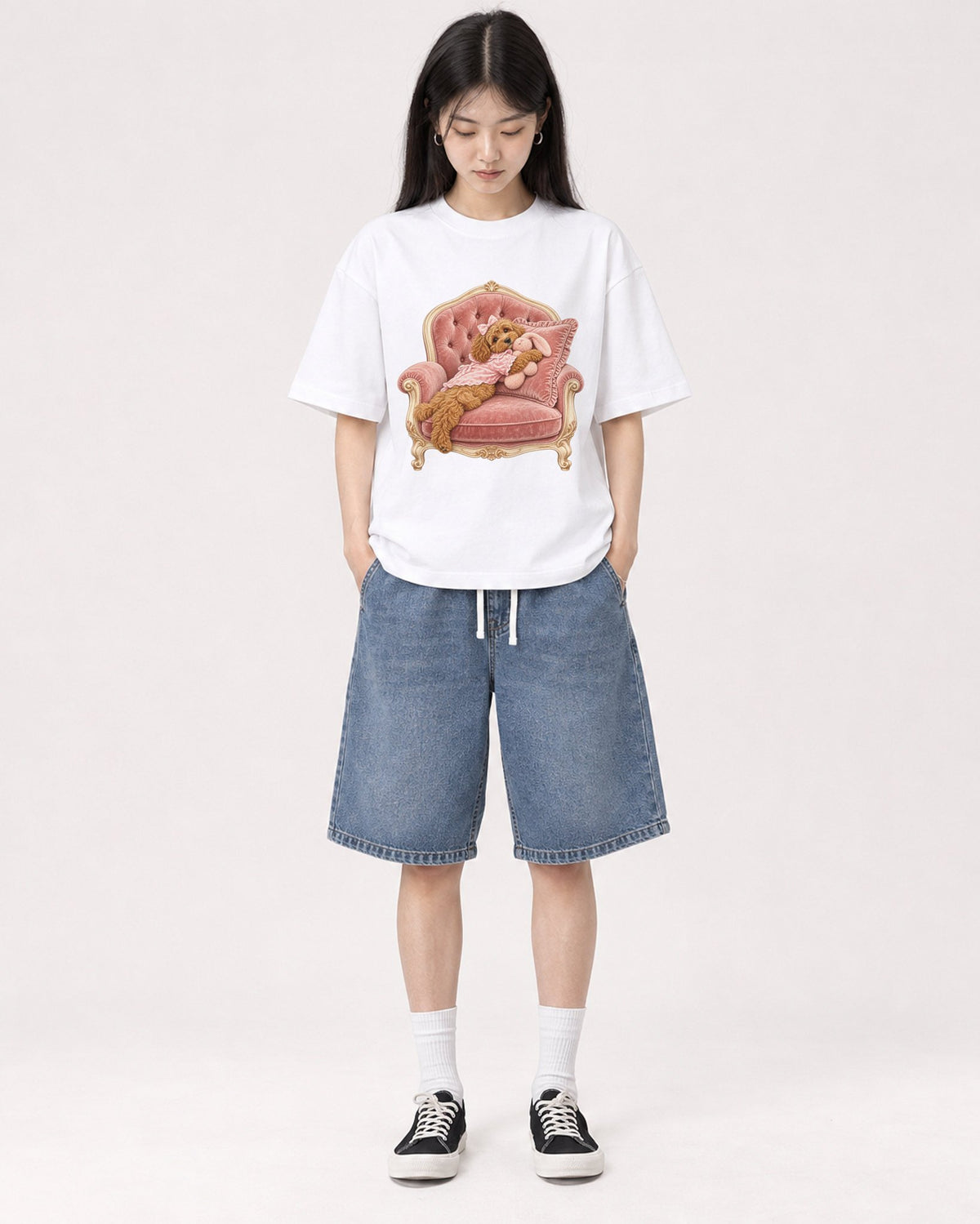 Mockup Boxy Heavyweight Tee White female full-body 01