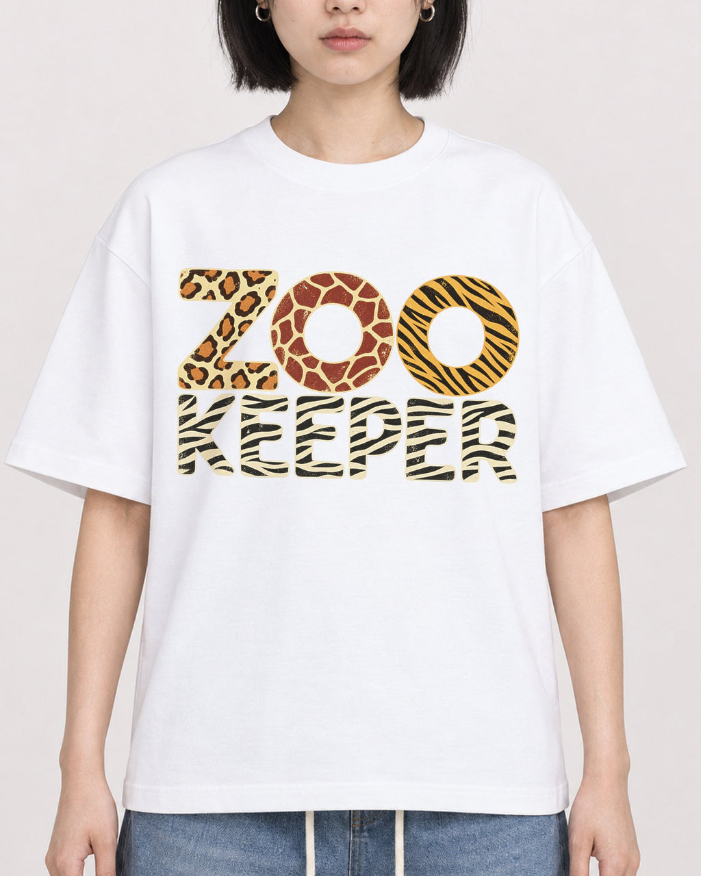 Mockup Boxy Heavyweight Tee White female close-up 11