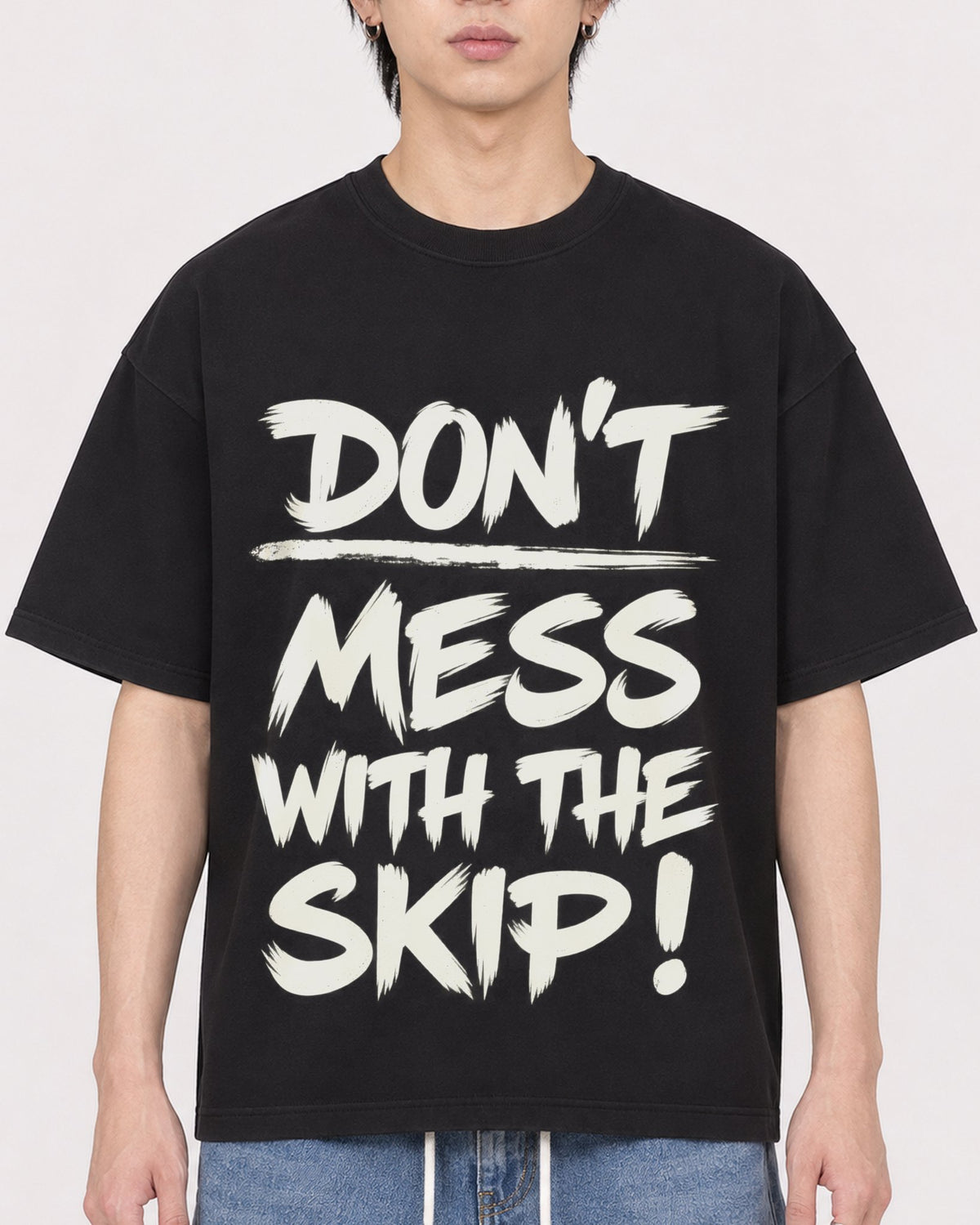 Mockup Boxy Heavyweight Tee Black male close-up 11