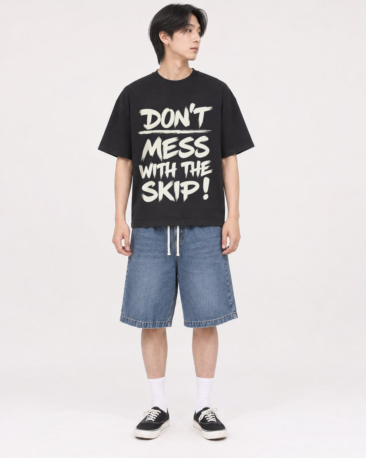 Mockup Boxy Heavyweight Tee Black male full-body 11
