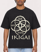 Mockup Boxy Heavyweight Tee Black male close-up 05