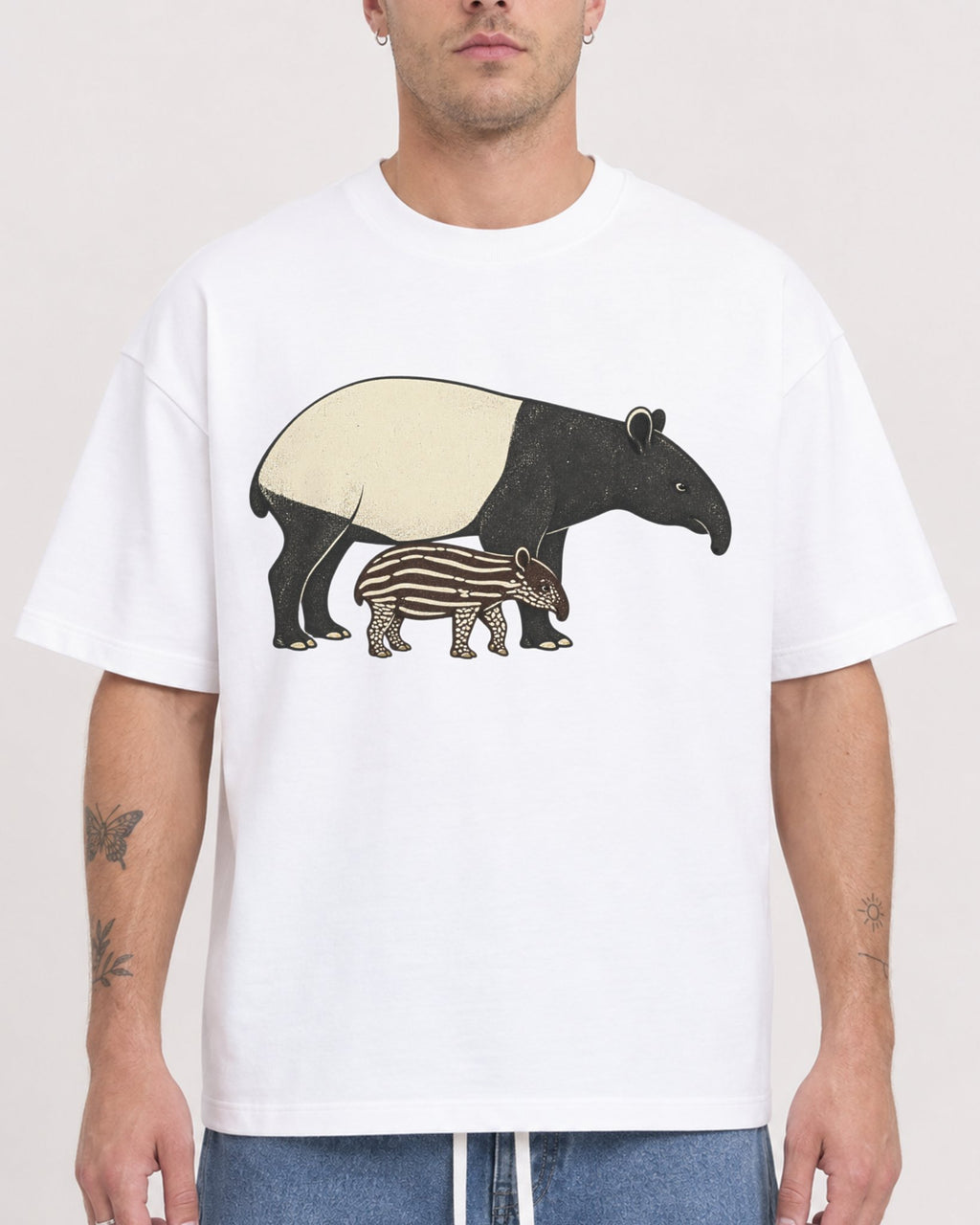 Mockup Boxy Heavyweight Tee White male close-up 18