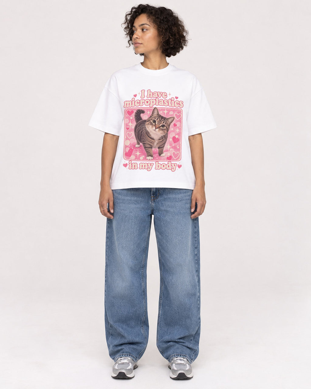 Mockup Boxy Heavyweight Tee White female full-body 40