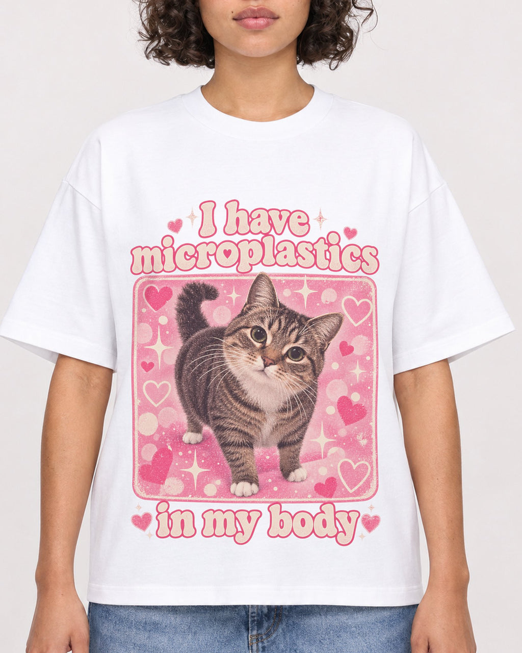 Mockup Boxy Heavyweight Tee White female close-up 40