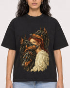 Mockup Boxy Heavyweight Tee Black female close-up 07