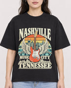 Mockup Boxy Heavyweight Tee Black female close-up 03
