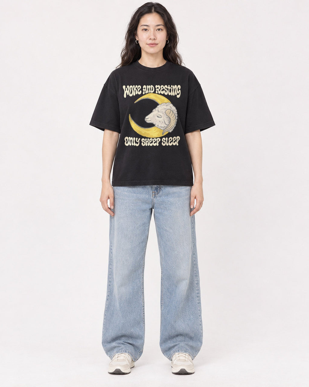 Mockup Boxy Heavyweight Tee Black female full-body 03