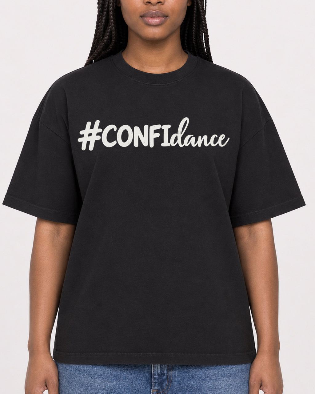 Mockup Boxy Heavyweight Tee Black female close-up 04