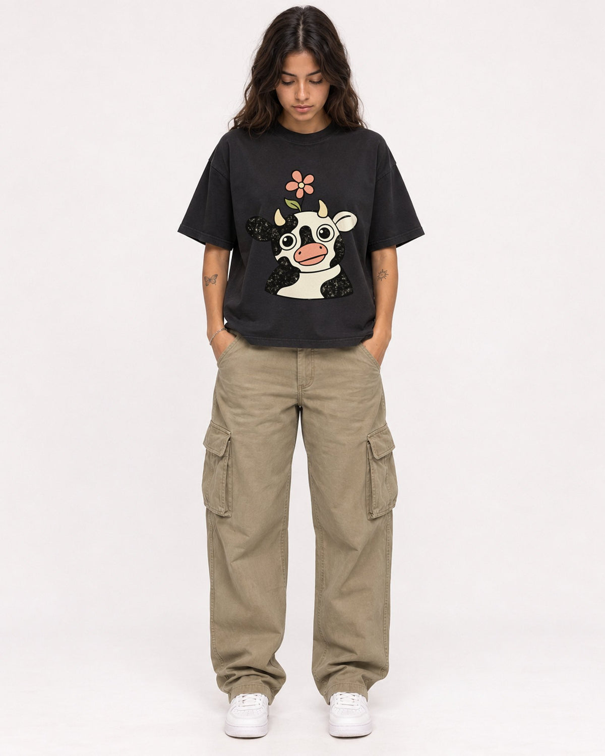 Mockup Boxy Heavyweight Tee Black female full-body 06