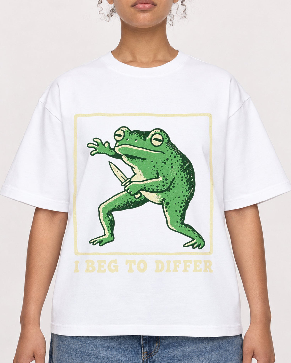 Mockup Boxy Heavyweight Tee White female close-up 20