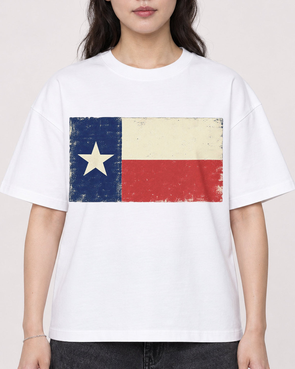 Mockup Boxy Heavyweight Tee White female close-up 03
