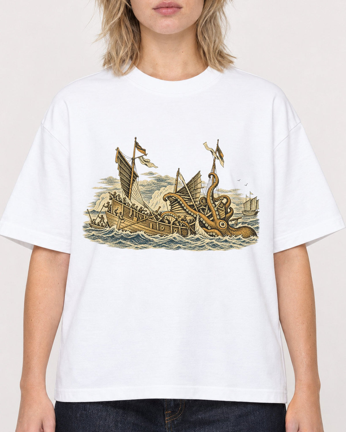 Mockup Boxy Heavyweight Tee White female close-up 19