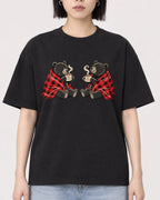Mockup Boxy Heavyweight Tee Black female close-up 11