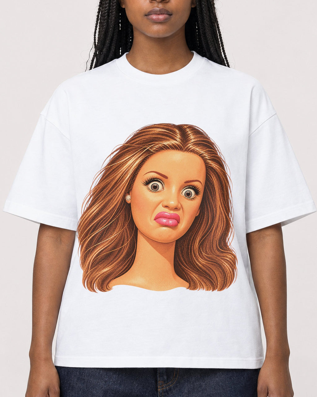 Mockup Boxy Heavyweight Tee White female close-up 04