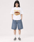 Mockup Boxy Heavyweight Tee White female full-body 01