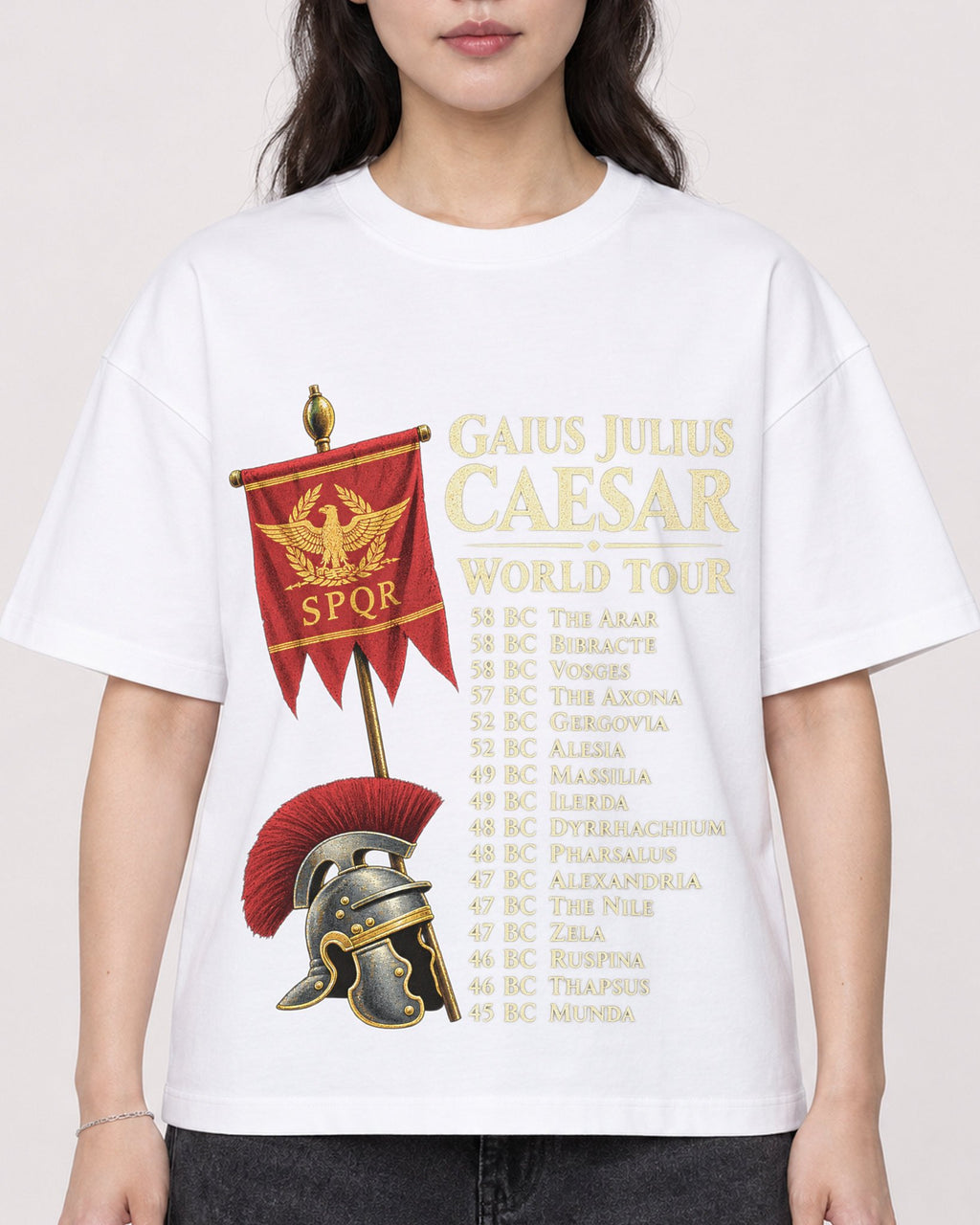 Mockup Boxy Heavyweight Tee White female close-up 03