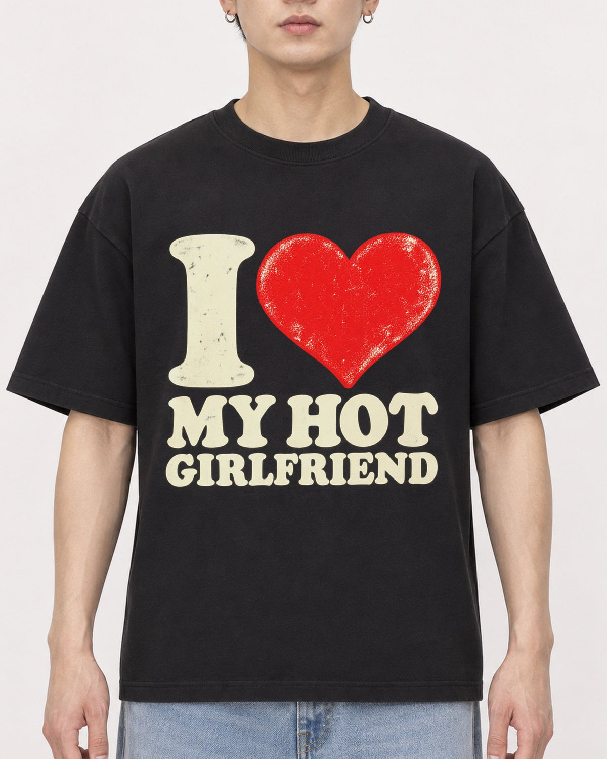 Mockup Boxy Heavyweight Tee Black male close-up 01