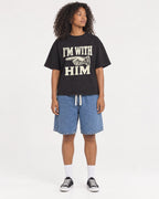 Mockup Boxy Heavyweight Tee Black female full-body 05