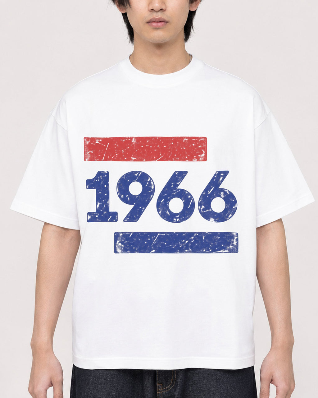 Mockup Boxy Heavyweight Tee White male close-up 11