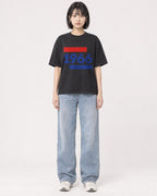 Mockup Boxy Heavyweight Tee Black female full-body 11