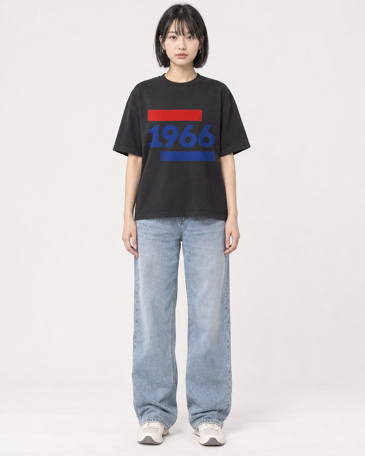 Mockup Boxy Heavyweight Tee Black female full-body 11
