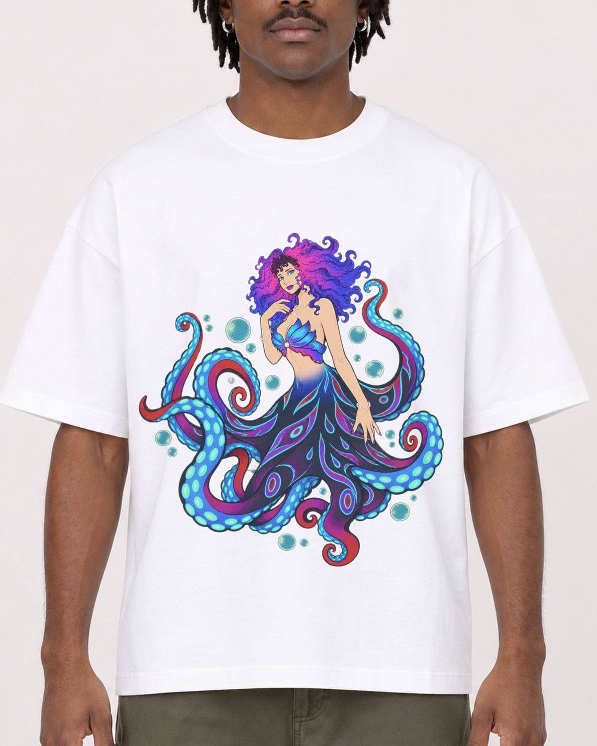 Mockup Boxy Heavyweight Tee White male close-up 04