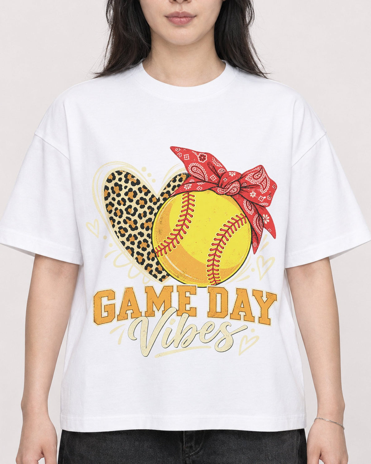 Mockup Boxy Heavyweight Tee White female close-up 13