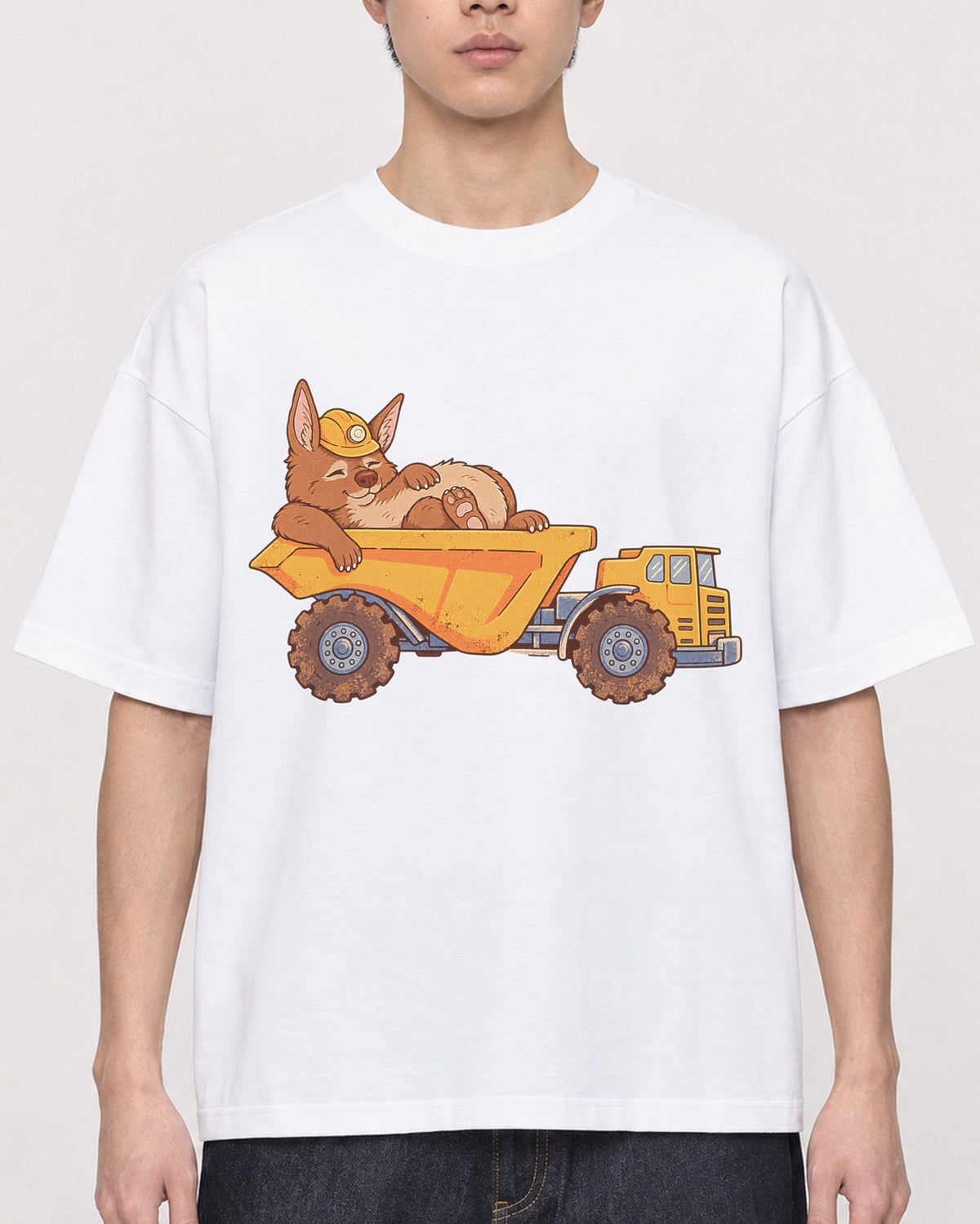 Mockup Boxy Heavyweight Tee White male close-up 01