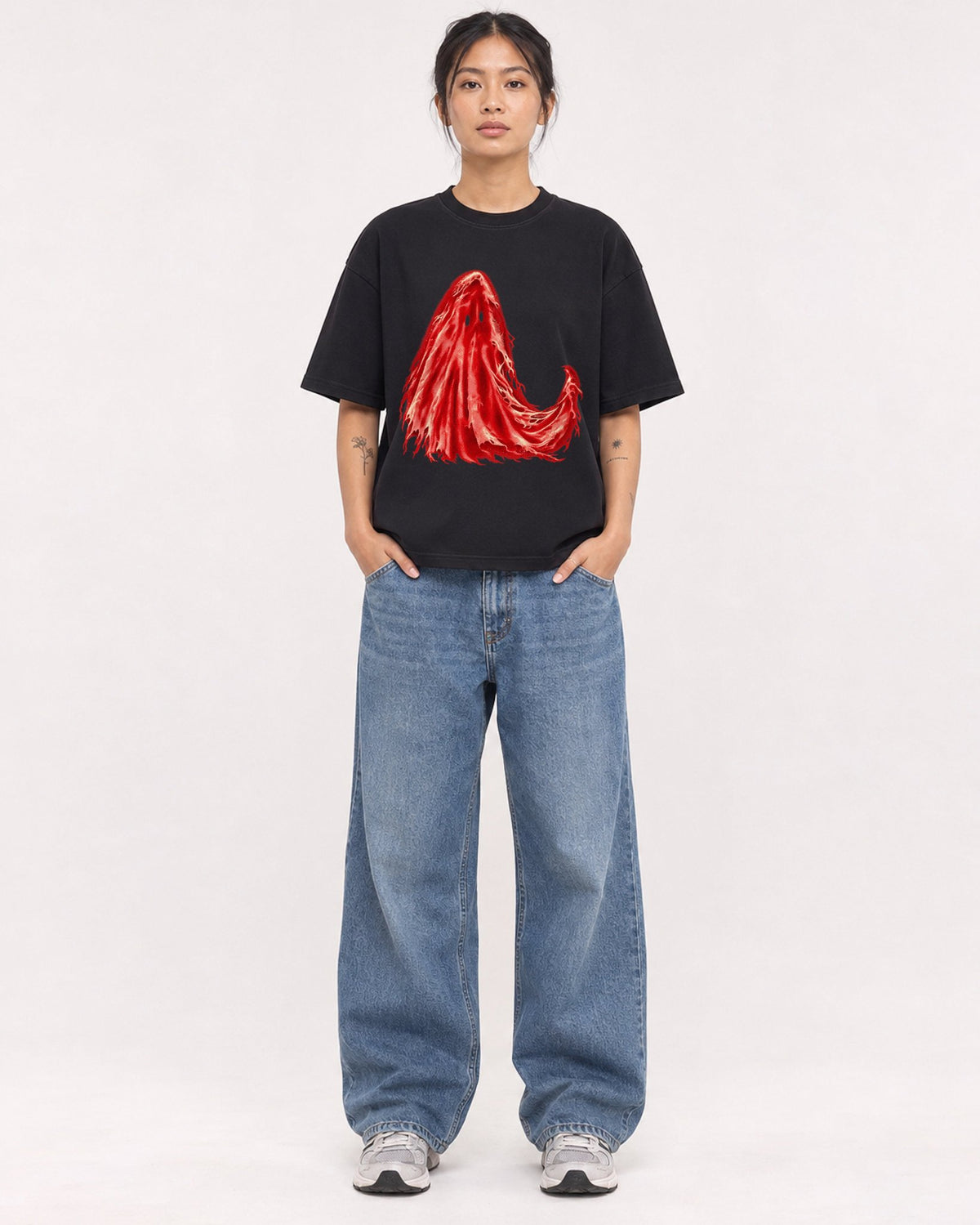 Mockup Boxy Heavyweight Tee Black female full-body 12
