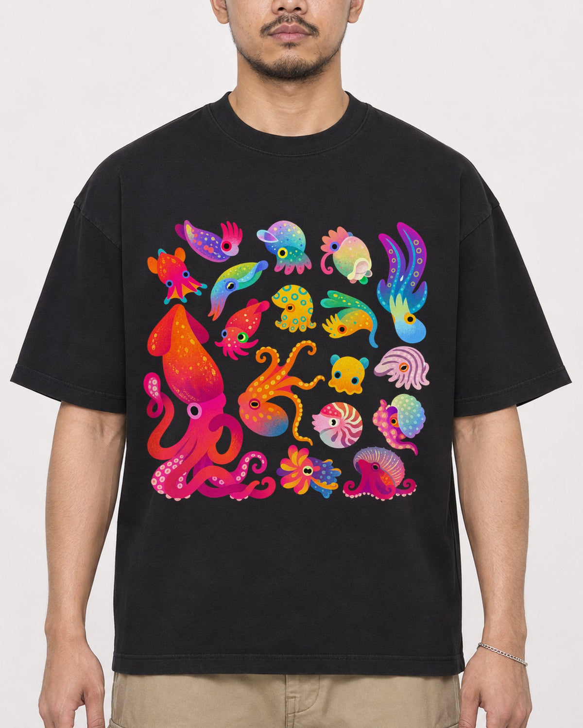 Mockup Boxy Heavyweight Tee Black male close-up 32